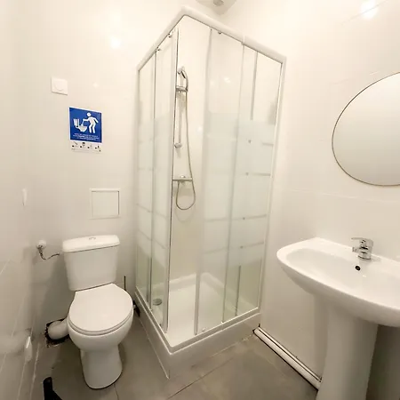 B7 Centre Disneyland